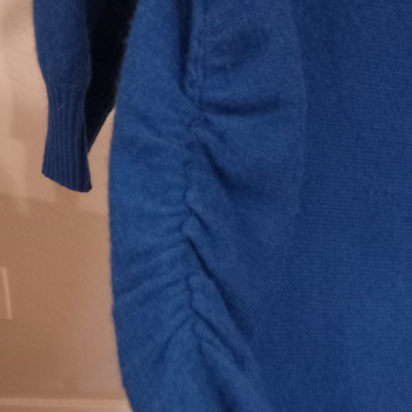 Neiman Marcus 100% Cashmere sweater - Picture 2 of 4